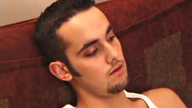 Джейсон Гордар дрочит так, что рука устала раньше, чем он кончил