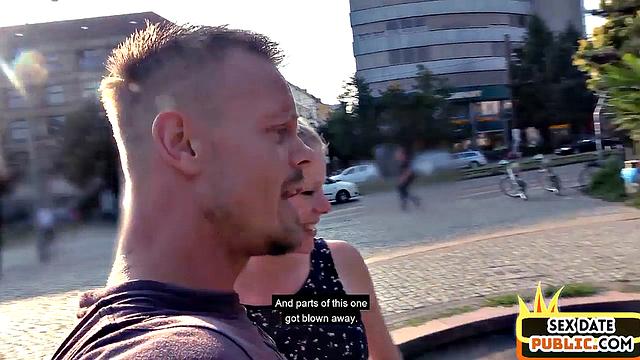 Немецкая татуированная малышка кайфует от жёсткого траха на улице