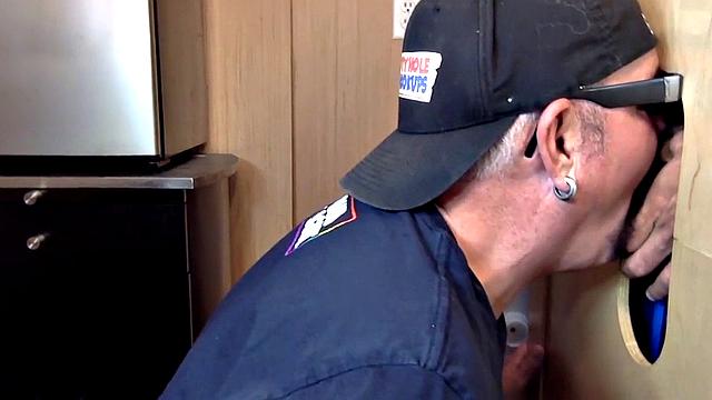 Gloryhole mature daddy sucks dong on 1st gloryhole date