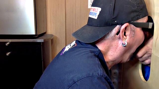 Gloryhole mature daddy sucks dong on 1st gloryhole date