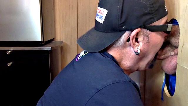 Gloryhole mature daddy sucks dong on 1st gloryhole date