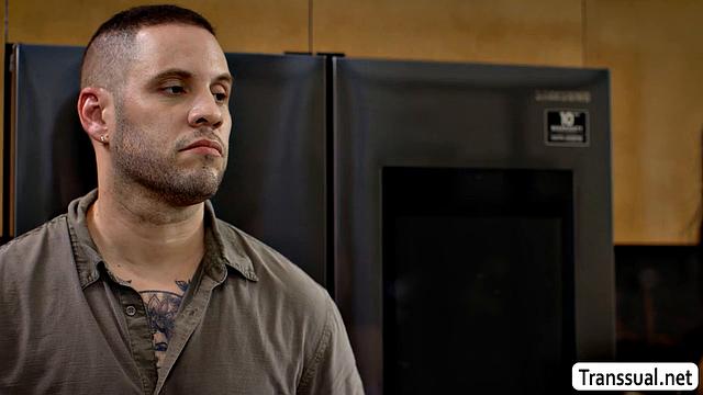 Before my husband returns, let's go quickly