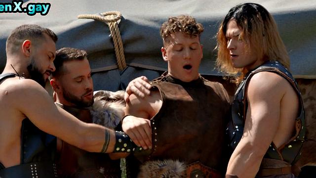 четверо брутальных викингов трахаются в лесу