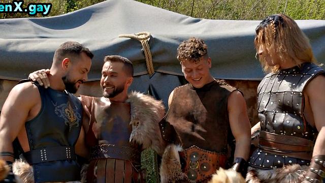 четверо брутальных викингов трахаются в лесу
