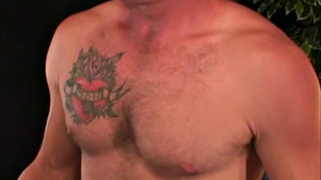 This is a magnificent man, with a troubled mind. But Chris is a looker! He's 38 years old, 5' 10", and 175 pounds and makes his living in construction.