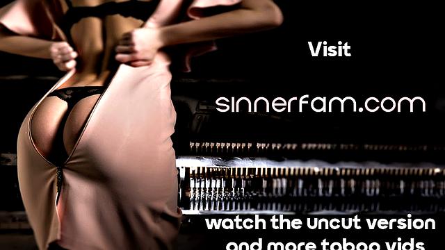 Big-titted blonde stepmom pussylicked