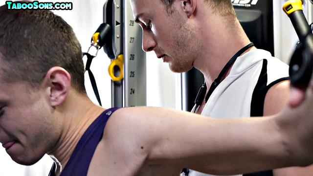 Old zaddy assfucking amateur twinks