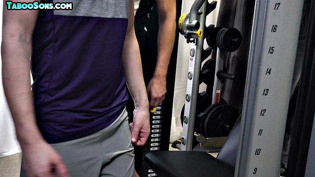 Old zaddy assfucking amateur twinks