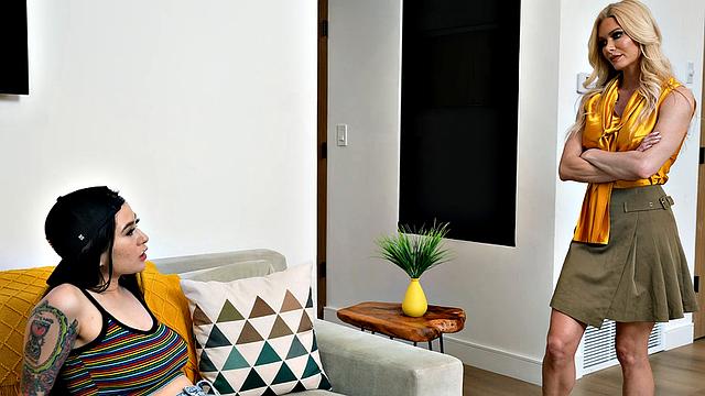 Джасмин Уайлд пришла за пятёркой, а получила страпон от Серин Сайрен