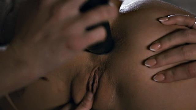 Lez babe duo enjoy closeup toying before facesitting