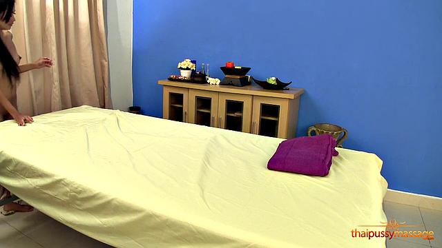 Far Asian Girls Wild