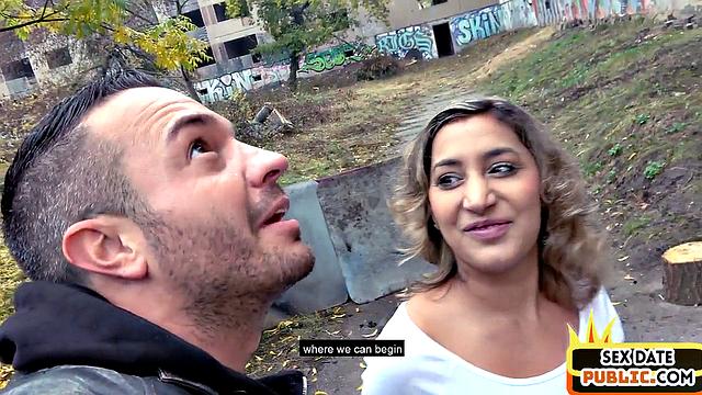 Horny cougar pussysmashed outdoors