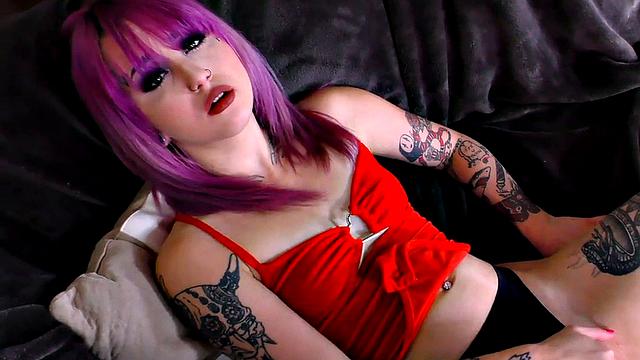 Tattooed and pierced babe banged after throating
