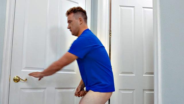 Stunning ebony riding her boyfriend