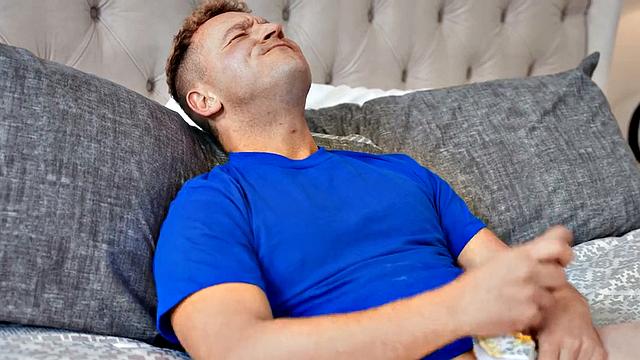 Stunning ebony riding her boyfriend