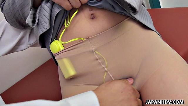 Ren Yuuki Masturbates Before Enjoying Threeway