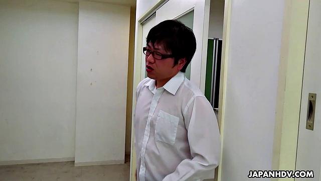 Ren Yuuki Masturbates Before Enjoying Threeway