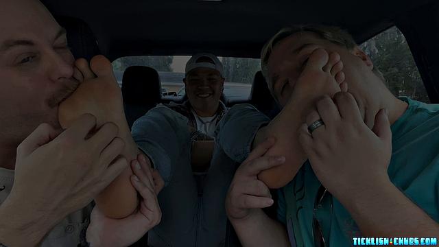 Snyft: Milus Trades with Feet - Milus Slinger, Ryder и Matt