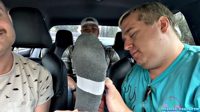 Snyft: Milus Trades with Feet - Milus Slinger, Ryder & Matt