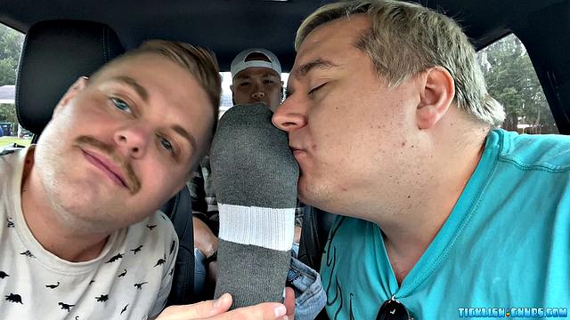 Snyft: Milus Trades with Feet - Milus Slinger, Ryder & Matt