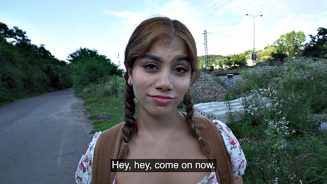 Ponytail amateur throating in outdoor POV fuck