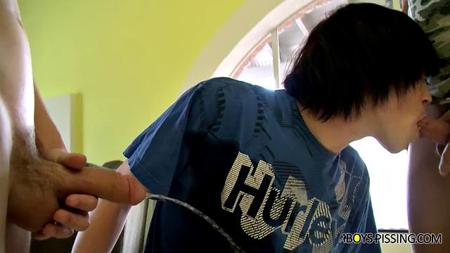 Эмо-парень получает по полной! - Дастин, Тревор, Тайлер, Рэд и Иан
