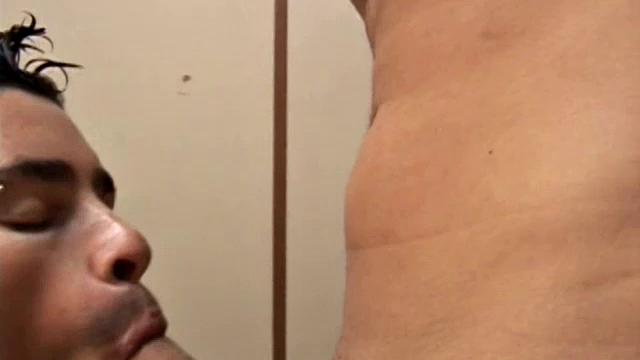 Gilson finishes his workout and heads to the locker room for a shower. After the shower, he meets a very hot guy who can't find his towel, and gives him his. 