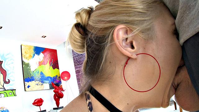 Sarah Vandella, Back with Vengeance