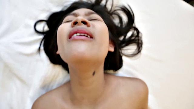 Moaning Thai Cutie