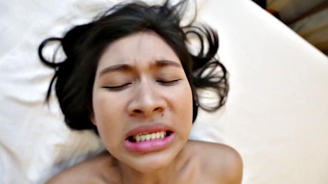 Moaning Thai Cutie