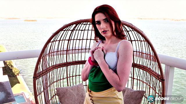 Ария не сдерживается - дикая страсть на свежем воздухе