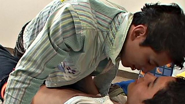 Real skinny Spanish guy fucked in homemade anal sex