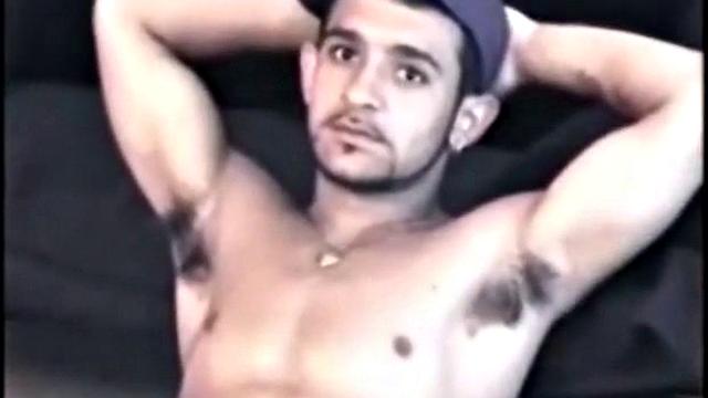 2 Straight Guys Beat Off