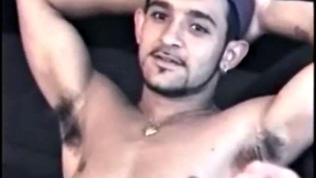 2 Straight Guys Beat Off