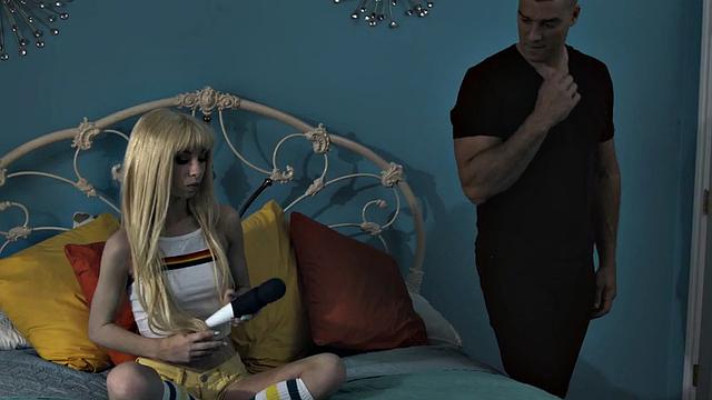 Stepdaughter penetrated by stepdad in wet pussy.