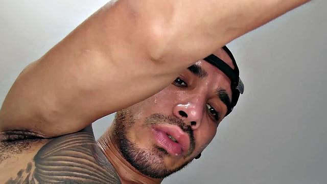 Amateur hispanic stud deepthroating inked stud