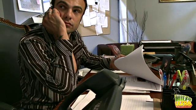 Busty MILF Rachel Roxx