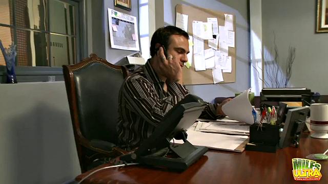 Busty MILF Rachel Roxx