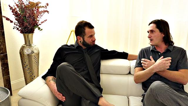 Mesmerized bottom barebacked by jock with tattooed skin