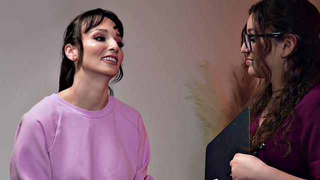 Sinful lez massage with tribbing loving bae