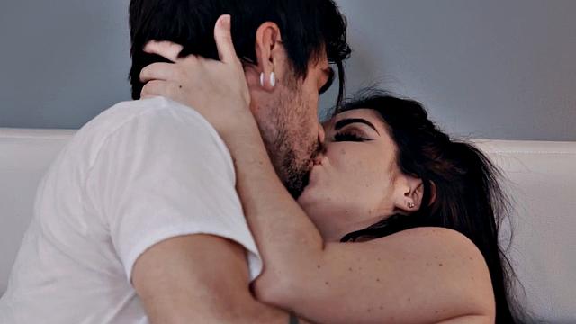 Cockriding bigbooty slut fucked by BWC in wet pussy hole