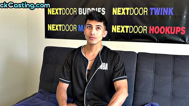 Amateur shredded solo stud jerks on casting