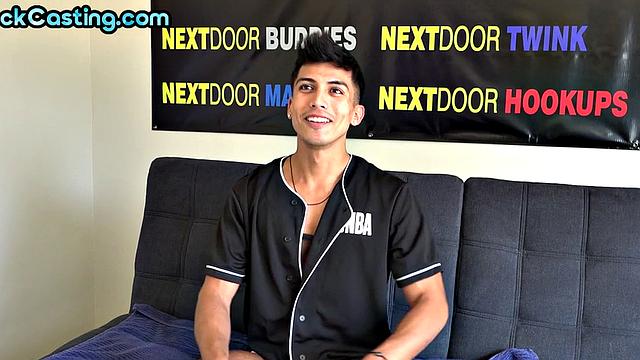 Amateur shredded solo stud jerks on casting