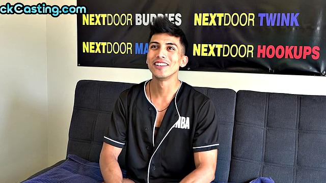 Amateur shredded solo stud jerks on casting