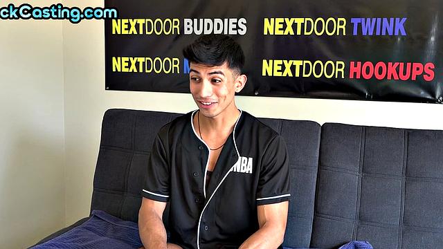 Amateur shredded solo stud jerks on casting