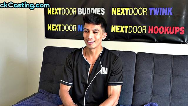 Amateur shredded solo stud jerks on casting