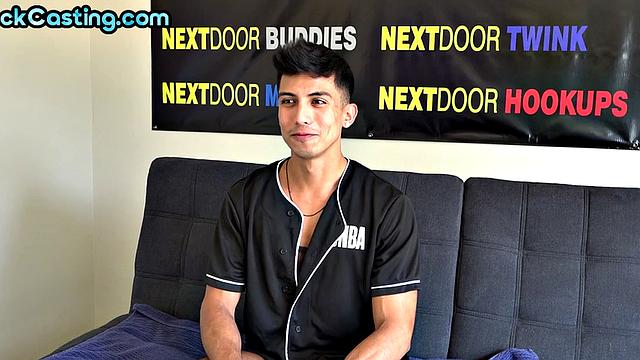 Amateur shredded solo stud jerks on casting