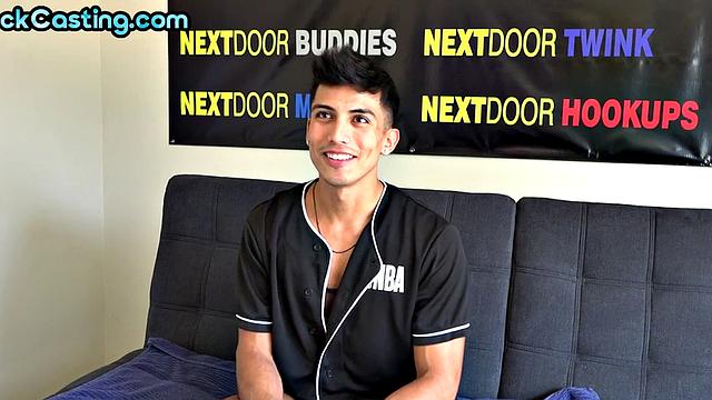 Amateur shredded solo stud jerks on casting