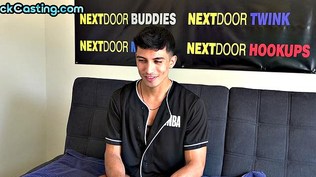 Amateur shredded solo stud jerks on casting