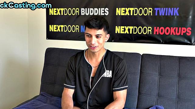 Amateur shredded solo stud jerks on casting